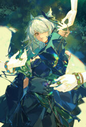  1girl animal_ears arknights black_dress black_hat bracelet cat_ears chinese_commentary commentary_request dress green_background green_eyes hair_over_one_eye hand_up hat highres holding holding_jewelry holding_necklace jewelry kal'tsit_(arknights) mini_hat necklace official_alternate_costume one_eye_covered parted_lips ring short_hair solo_focus surrounded_by_hands tilted_headwear upper_body wuzao 