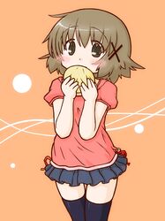  1girl blush brown_eyes brown_hair eating hidamari_sketch highres reset_nakaguro short_hair skirt solo thighhighs yuno zettai_ryouiki 