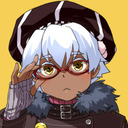  1boy :< adjusting_eyewear alternate_costume brown_hat brown_jacket buttons commentary_request dark-skinned_male dark_hunter_(sekaiju) dark_hunter_3 dark_skin fingerless_gloves fur-trimmed_jacket fur_trim glasses gloves hair_between_eyes hat jacket kiharatta light_blush looking_at_viewer lowres male_focus portrait red-framed_eyewear sekaiju_no_meikyuu sekaiju_no_meikyuu_1 sekaiju_no_meikyuu_3 short_hair simple_background solo white_background yellow_background yellow_eyes 