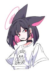  1girl alternate_costume animal_ears black_choker black_hair blue_archive blunt_bangs cat_ears cat_girl choker colored_inner_animal_ears colored_inner_hair cropped_torso dr_yamero earrings extra_ears hair_ornament hairclip halo highres jewelry kazusa_(band)_(blue_archive) kazusa_(blue_archive) looking_at_viewer mask mask_pull mouth_mask multicolored_hair official_alternate_costume pink_hair pink_halo print_shirt red_eyes sharp_teeth shirt short_hair short_sleeves simple_background solo t-shirt teeth two-tone_hair upper_body white_background white_shirt 