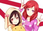  2girls black_hair blush grin hoodie looking_at_viewer love_live!_school_idol_project multiple_girls nico_nico_nii nishikino_maki purea red_eyes redhead short_hair smile stuffed_animal stuffed_toy twintails v violet_eyes yazawa_nico 