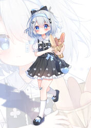  1girl :3 ahoge baguette bandaid bandaid_on_knee bandaid_on_leg black_bow black_dress black_shoes blue_eyes blue_hairband blush bow bread chinese_commentary closed_mouth collared_shirt commentary_request dress food frilled_dress frilled_shirt_collar frilled_sleeves frills full_body grey_hair hair_bow hair_intakes hair_ornament hairband highres kneehighs mary_janes original pinafore_dress pleated_dress quiver shimo_shiina shirt shoes short_hair short_sleeves sleeveless sleeveless_dress socks solo standing standing_on_one_leg white_shirt white_socks x_hair_ornament zoom_layer 