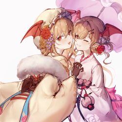  2girls bat_wings blonde_hair blush brown_gloves commentary_request dual_persona fang feather_boa flower gloves granblue_fantasy grin hair_flower hair_ornament hairclip hat head_wings highres hohuragi holding holding_umbrella japanese_clothes kimono long_hair long_sleeves looking_at_viewer mob_cap multiple_girls one_eye_closed open_mouth parasol pointy_ears red_eyes sash short_hair simple_background skin_fang smile umbrella upper_body vampy white_background white_kimono wide_sleeves wings yellow_kimono yukata 