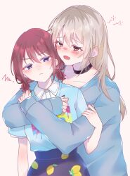  2girls black_choker black_nails blue_eyes blue_shirt blue_skirt blue_sweater blush choker commentary food_print fruit_print girls_band_cry grey_eyes grey_hair highres hug hug_from_behind iseri_nina kawaragi_momoka lemon_print long_hair multicolored_hair multiple_girls open_mouth pink_background print_skirt red_hair roots_(hair) shirt short_twintails simple_background skirt sweater twintails whwhgl yuri 