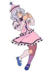  1girl blue_eyes blue_hair blue_shoes commentary_request frilled_hat frilled_skirt frills full_body grin hair_between_eyes hat highres kneehighs long_sleeves looking_at_viewer mary_janes merlin_prismriver orange555_555 pink_hat pink_skirt pink_vest shoes simple_background skirt skirt_set smile socks solo touhou vest white_background white_socks 