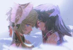  2girls absurdres averting_eyes black_hair blonde_hair blue_eyes brown_hair chinese_commentary closed_mouth columbina_(genshin_impact) commentary_request genshin_impact grey_background hand_on_another's_shoulder highres long_hair looking_at_another multicolored_hair multiple_girls profile sandrone_(genshin_impact) upper_body white_headdress yyeeeeee 