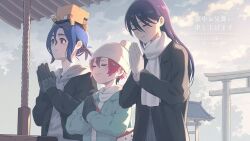  1boy 2girls amate_yuzuriha bag beanie black_hair blue_hair blush closed_eyes clouds cloudy_sky commentary_request conch_(gundam) earrings ekn_gq gloves gundam gundam_gquuuuuux hair_up haro hat height_difference jacket jewelry morning multicolored_hair multiple_girls nyaan_(gundam_gquuuuuux) outdoors own_hands_clasped own_hands_together palms_together praying red_eyes red_hair robot scarf shrine shuji_ito sky smile standing two-tone_hair 