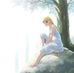  1girl barefoot blonde_hair blue_eyes dress ikeda_jun_(mizutamari) long_hair original sitting sleeveless solo tree 