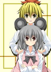  2girls 4koma alternate_costume animal_ears apron blonde_hair bow brown_hair comic crossed_arms grey_hair hair_ornament hands_on_shoulders highres long_sleeves looking_at_viewer mouse_ears multicolored_hair multiple_girls nazrin open_mouth rappa_(rappaya) red_eyes smile toramaru_shou touhou two-tone_hair 