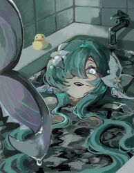  1girl bathtub faucet fins fish_tail flower genshin_impact glowing glowing_eye hair_flower hair_intakes hair_ornament hair_over_one_eye head_fins highres in_bathtub kani_kaniyosshi long_hair looking_at_viewer open_mouth pale_skin partially_submerged pearl_hair_ornament rubber_duck tail teeth upper_teeth_only vodyanitsa_(genshin_impact) water water_drop white_flower 