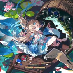  1girl absurdres android bare_shoulders blonde_hair blue_dress blue_hair boat closed_mouth detached_sleeves dress flower forehead_jewel from_above full_body highres holding holding_paintbrush honkai:_star_rail honkai_(series) ji_youjin joints knee_up lily_pad long_hair long_sleeves looking_at_viewer looking_up lotus multicolored_hair on_boat outdoors paintbrush pearl_(honkai:_star_rail) robot_girl robot_joints sitting smile solo very_long_hair violet_eyes watercraft white_dress wide_sleeves 