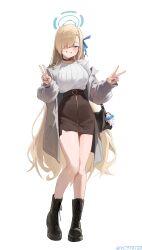  1girl absurdres aqua_halo asuna_(blue_archive) asymmetrical_bangs bag bag_charm black_bag black_boots black_choker black_skirt blonde_hair blue_archive blue_nails blue_ribbon blush boots bra_strap character_charm charm_(object) choker doodle_sensei_(blue_archive) double_v fingernails full_body grey_hair grin hair_over_one_eye hair_ribbon halo handbag hands_up highres jacket lace-up_boots long_bangs long_hair long_sleeves miniskirt nail_polish off-shoulder_sweater off_shoulder one_eye_covered open_clothes open_jacket pencil_skirt ribbon sensei_(blue_archive) simple_background single_bare_shoulder single_off_shoulder skirt smile solo standing straight_hair sweater sweater_tucked_in twitter_username v very_long_hair white_background white_sweater yc97 zipper_skirt 