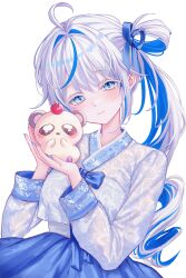  1girl absurdres ahoge aokumo_rin aqua_eyes blue_hair blue_ribbon blue_skirt blush closed_mouth colored_eyelashes colored_inner_hair commentary_request cowboy_shot creature drill_hair drill_ponytail hair_ribbon hair_rings hands_up highres holding holding_creature indoors japanese_clothes kimono korean_commentary kurimi_(aokumo_rin) long_sleeves looking_at_viewer multicolored_hair nyabong ribbon side_ponytail simple_background single_hair_ring skirt smile solo stellive virtual_youtuber white_background white_eyelashes white_kimono 