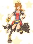  1girl banana_gyuunyuu black_legwear blue_eyes brown_hair chain chain_necklace female fingerless_gloves genderswap gloves keyblade kingdom_hearts necklace solo sora_(kingdom_hearts) thighhighs 