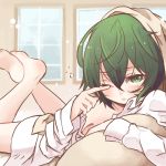  1girl bed green_eyes green_hair kino kino_no_tabi morimaiko reverse_trap shirt solo tomboy white_shirt window wink 