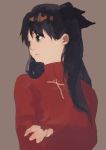  1girl black_bow black_hair bow bust cross crossed_arms fate/stay_night fate_(series) green_eyes grey_background hair_bow lips long_hair looking_to_the_side red_shirt simple_background solo tohsaka_rin toosaka_rin twintails 
