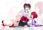  2girls black_hair blush hand_on_knee love_live!_school_idol_project multiple_girls nishikino_maki red_eyes redhead short_hair skirt smile ume_(plumblossom) violet_eyes yazawa_nico 