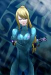  1girl blonde_hair blue_eyes bodysuit breast_squeeze breasts character_name collarbone crossed_arms female glowing gun lips long_hair looking_at_viewer metroid mole parted_lips samus_aran skin_tight solo super_smash_bros. tororu weapon zero_suit 