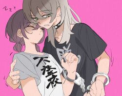  2girls black_choker black_shirt blush brown_hair chinese_commentary choker closed_eyes closed_mouth commentary_request cuffs earclip girls_band_cry green_eyes grey_hair hand_on_another's_shoulder handcuffs iseri_nina jhon_trick kawaragi_momoka multiple_girls parted_lips pink_background shared_handcuffs shikai_no_sumi_kuchiru_oto shirt short_twintails simple_background sweatdrop twintails upper_body white_shirt yuri zzz 