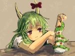  1girl ex-keine green_hair hakutaku horn_ribbon horns kamishirasawa_keine kazusa_(_0576861614433) long_hair puffy_sleeves red_eyes ribbon short_sleeves simple_background solo sukusuku_hakutaku table tail touhou 