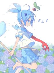  1boy ahoge asymmetrical_arms beetle_hair_ornament blue_eyes blue_sailor_collar brown_bag bug butterfly_net commentary_request flower hand_net heterochromia highres holding holding_butterfly_net ladybug leaf_umbrella liruty looking_at_viewer medium_hair musical_note oversized_limbs puyopuyo puyopuyo_fever rain sailor_collar sailor_shirt shirt shorts sidelocks sig_(puyopuyo) signature single_bare_foot solo waist_bag wet white_shirt 