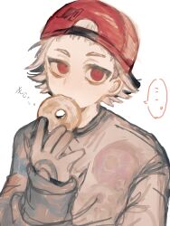  1boy backwards_hat baseball_cap doughnut eating food gachiakuta gloves grey_shirt hat highres holding holding_donut holding_food looking_at_viewer male_focus musino_nizign red_eyes red_hat rudo_surebrec shirt short_hair simple_background solo translation_request upper_body white_background white_hair 
