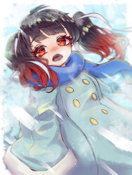  1girl ahoge baio_rin black_hair blue_scarf coat commentary gradient_hair green_coat hair_ribbon highres kimi_no_koto_ga_dai_dai_dai_dai_daisuki_na_100-nin_no_kanojo lapi-p medium_hair multicolored_hair open_mouth red_eyes red_hair ribbon scarf sharp_teeth snowing solo teeth twintails white_ribbon winter_clothes winter_coat 