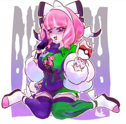  1girl bebebebemsuk bow bracelet breasts collared_shirt commentary_request drill_hair drill_sidelocks dynamax_band eyeshadow flipped_hair fur_jacket hair_bow hairband hand_up highres holding holding_poke_ball jacket jewelry klara_(pokemon) large_breasts makeup medium_breasts mole mole_under_mouth multicolored_thighhighs pink_eyeshadow pink_hair pink_lips poke_ball poke_ball_(basic) pokemon pokemon_swsh print_shirt print_shorts shaded_face shirt short_hair shorts side_slit side_slit_shorts sidelocks sitting sketch smile solo two-tone_shirt two-tone_shorts two-tone_thighhighs violet_eyes wariza white_bow white_hairband 