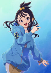  1girl black_hair blue_hoodie blush breasts choker cube_hair_ornament dive_ball earclip grey_eyes hair_ornament highres holding holding_poke_ball hood hood_down hoodie jacket leggings lida_(pokemon) long_hair long_sleeves looking_at_viewer mega_ring moegi_itsukashi open_mouth orange_leggings poke_ball pokemon pokemon_legends:_z-a smile solo teeth topknot two-tone_legwear upper_teeth_only white_choker wispy_bangs 