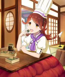  1girl arm_on_table black_hairband buttons chef_hat day dot_nose double-breasted eating elbow_on_table food food_request game_cg hairband hat holding holding_food indoors jar kotatsu long_hair looking_at_viewer neckerchief official_art on_floor open_mouth orange_eyes orange_pupils patissier purple_neckerchief red_hair saucer shirt short_sleeves shouji sitting sliding_doors smile solo table tatami teeth third-party_source toji_no_miko toji_no_miko:_kizamishi_issen_no_tomoshibi under_kotatsu under_table upper_teeth_only uruga_nao white_hat white_shirt 