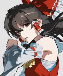  1girl absurdres artist_name ascot bare_shoulders black_hair bow brown_eyes commentary detached_sleeves frilled_bow frilled_hair_tubes frills from_side hair_bow hair_tubes hakurei_reimu highres long_hair looking_at_viewer nontraditional_miko parted_lips red_bow red_shirt ribbon-trimmed_sleeves ribbon_trim sarashi shirt simple_background sleeveless sleeveless_shirt solo thitora touhou upper_body white_background yellow_ascot 