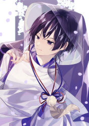  1boy armor blunt_ends border bow choppy_bangs closed_mouth clothing_cutout commentary_request crossed_bangs dutch_angle expressionless eyelashes falling_petals feathers fingernails genshin_impact hand_up highres iwoarazumi129 japanese_armor japanese_clothes kariginu kimono kote kurokote layered_sleeves looking_to_the_side male_focus petals pillarboxed pom_pom_(clothes) purple_background purple_bow purple_hair purple_kimono purple_petals purple_sleeves purple_veil scaramouche_(genshin_impact) scaramouche_(kabukimono)_(genshin_impact) see-through_clothes see-through_veil shoulder_cutout solo string tasuki tsurime veil violet_eyes white_border white_sleeves yellow_feathers 