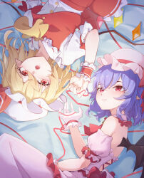  2girls backless_dress backless_outfit bat_wings beret blonde_hair closed_mouth commentary_request dress flandre_scarlet hat highres ling_huanxiang looking_at_viewer lying medium_hair multiple_girls on_back on_side open_mouth pink_dress pointy_ears purple_hair red_eyes red_shirt red_skirt remilia_scarlet shirt skirt smile touhou white_hat wings 