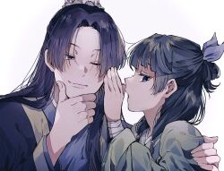  1boy 1girl arm_around_shoulder bandaged_wrist bandages beads blue_eyes blue_ribbon blunt_bangs bun_cover commentary_request daifukumochi213 green_hair green_shirt hair_beads hair_bun hair_ornament hair_ribbon half_updo hand_on_own_chin highres jinshi_(kusuriya_no_hitorigoto) kusuriya_no_hitorigoto light_smile maomao_(kusuriya_no_hitorigoto) one_eye_closed open_mouth parted_bangs pink_eyes purple_hair ribbon shirt smirk upper_body whispering_in_ear white_background 