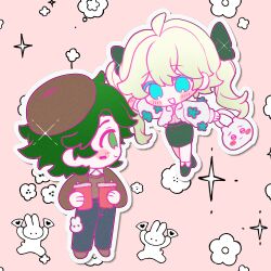  1boy 1girl :d animal bag bare_legs blonde_hair blue_eyes blue_pants blush bow brown_jacket brown_shoes brown_sweater character_bag cheek_tattoo chibi chibi_only chiikawa chiikawa_(character) chinese_commentary closed_mouth collared_jacket collared_shirt colored_eyelashes commentary_request cup dated_commentary denim disposable_cup double-parted_bangs drinking_straw eye_contact film_grain floral_background full_body gatling_pea_(plants_vs._zombies) green_bow green_eyes green_hair green_shoes green_skirt grey_shirt hair_between_eyes hair_bow handbag holding holding_bag holding_cup jacket jeans long_hair long_sleeves looking_at_another medium_skirt no_pupils open_clothes open_jacket open_mouth outline pants pencil_skirt personification pink_background plants_vs._zombies plants_vs._zombies_2 profile puffy_long_sleeves puffy_sleeves rabbit shirt shoes short_hair siiiiiiiiiii simple_background skirt smile sparkle standing sweater tareme tattoo turkey-pult_(plants_vs._zombies) twintails wavy_hair white_bag white_jacket white_outline white_shirt 