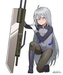  1girl absurdres ahoge artist_name battle_demon_kirsten black_boots bodysuit boots commentary covered_navel flat_chest full_body gloves grey_hair gunblade hand_on_own_arm high_collar highres holding holding_weapon kirsten_(battle_demon_kirsten) knee_boots leaning_on_weapon long_hair nisp_art on_one_knee one_eye_closed planted planted_sword squinting sword violet_eyes weapon white_background white_gloves 