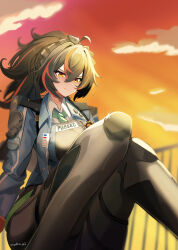  1girl ahoge azuki_pii black_hair blue_jacket checkered_necktie collared_shirt commentary_request hair_between_eyes hair_intakes hairband high-waist_pants highres jacket metal_hairband multicolored_hair necktie open_clothes open_jacket orange_eyes orange_streaks outdoors pants police police_badge police_uniform policewoman ponytail red_streaks shirt sitting smile solo streaked_hair sunset tight_clothes tight_pants zenless_zone_zero zhu_yuan 