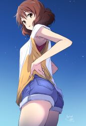  1girl armpit_peek ass blue_background blue_shorts blue_sky brown_hair casual commentary_request dated denim denim_shorts from_behind from_below gradient_background hibike!_euphonium highres looking_at_viewer nii_manabu open_mouth oumae_kumiko short_hair shorts signature sky solo yellow_eyes 