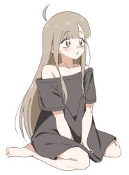 1girl ahoge anime_coloring bare_legs barefoot between_legs black_shirt blush brown_hair cho_kaguya-hime! collarbone commentary dot_nose feet full_body green_pupils hand_between_own_legs kaguya_(cho_kaguya-hime!) long_hair long_shirt long_sidelocks looking_ahead off_shoulder oversized_clothes oversized_shirt raised_eyebrows red_eyes sakai_animeta shirt short_sleeves sidelocks simple_background sitting solo straight_hair swept_bangs t-shirt tareme toes untranslatable_commentary very_long_hair wariza white_background 