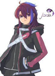  1girl ahoge black_hoodie blue_eyes blue_streaks character_name closed_mouth commentary double-parted_bangs eiyuu_densetsu english_commentary hair_between_eyes hand_in_pocket highres hood hood_down hoodie jorda_eldarion kuro_no_kiseki_(series) kuro_no_kiseki_ii long_hair long_sleeves looking_at_viewer multicolored_hair not_sauce pink_lips purple_hair simple_background solo streaked_hair two-tone_hoodie upper_body white_background 