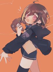  1girl black_bow black_jacket black_skirt black_thighhighs blonde_hair bow brown_hair brown_shirt character_request commentary_request commission controller copyright_request eyelashes fang game_controller hair_ornament hairclip highres holding holding_controller holding_game_controller hood hood_down hooded_jacket jacket multicolored_hair nintendo_64_controller notice_lines oishiitigo open_mouth orange_background pink_eyes pink_pupils shirt short_hair simple_background single_thighhigh skeb_commission skin_fang skirt smile solo streaked_hair thick_eyebrows thigh-highs two-tone_hair 