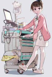  1girl badge blue_eyes breasts brown_hair button_badge cable cardigan cart character_badge collared_dress computer copyright_name doraemon doraemon_(character) drawer dress from_side full_body grey_background hair_bun highres holding id_card iv_stand laptop long_sleeves looking_to_the_side nurse office_lady_taiwan open_cardigan open_clothes pantyhose parted_lips pink_cardigan revision shadow shoes short_dress short_hair sidelighting simple_background single_hair_bun small_breasts sneakers solo standing standing_on_one_leg tennohi tissue_box trash_can turning_head watch watch white_dress white_pantyhose white_shoes 