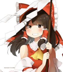  1girl arutea25 ascot blush bow brown_eyes brown_hair commentary dated detached_sleeves english_commentary frilled_bow frilled_hair_tubes frills gohei grin hair_bow hair_tubes hakurei_reimu highres holding holding_gohei long_hair looking_at_viewer red_bow simple_background smile solo touhou twitter_username upper_body white_background yellow_ascot 