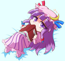  1girl blue_bow book bow capelet commentary_request covered_mouth crescent crescent_hat_ornament deformed dress from_above hair_bow hat hat_ornament holding holding_book kajiya_no_masa knees_up long_hair long_sidelocks looking_at_viewer looking_up lying mob_cap multiple_hair_bows no_nose notice_lines on_back on_bed one-hour_drawing_challenge open_book patchouli_knowledge pink_capelet pink_dress pink_hat pink_shoes purple_hair red_bow shoes sidelocks solo striped_clothes striped_dress touhou translation_request vertical-striped_clothes vertical-striped_dress very_long_hair violet_eyes 