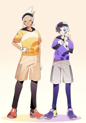  2boys absurdres adjusting_clothes adjusting_gloves alternate_costume amethio_(pokemon) black_hairband bright_pupils closed_mouth commentary_request fingerless_gloves friede_(pokemon) gloves grey_shorts hairband highres leggings male_focus mikan_bako multiple_boys orange_shoes pokemon pokemon_(anime) pokemon_horizons purple_shoes shirt shoes short_sleeves shorts smile standing violet_eyes white_gloves white_hair white_pupils yellow_eyes yellow_shirt 