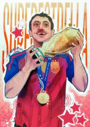  1boy 2026_fifa_world_cup arm_hair black_hair brown_eyes commentary facial_hair fifa fifa_world_cup_trophy gold_medal highres holding holding_trophy littlestvic male_focus medal mikel_oyarzabal mustache real_life red_shirt shirt short_hair short_sleeves smile soccer soccer_uniform spain spanish_commentary spanish_national_soccer_team_uniform spanish_text sportswear star_(symbol) trophy world_cup 