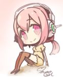  1girl blush breasts chibi headphones long_hair looking_at_viewer lowres minoa_(lastswallow) nitroplus pink_eyes pink_hair smile solo super_sonico thigh-highs 