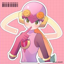 1girl black_bodysuit blonde_hair blush bodysuit closed_mouth commentary_request covered_navel ea_exe0 finger_to_mouth gloves green_eyes grid_background helmet highres long_hair looking_at_viewer mega_man_(series) mega_man_battle_network_(series) pink_background pink_gloves pink_helmet roll.exe_(mega_man) smile solo twitter_username upper_body 