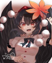  1girl black_bow black_bowtie black_hair black_wings bow bowtie collared_shirt commentary hair_between_eyes hat hauchiwa highres looking_at_viewer medium_hair parted_lips pom_pom_(clothes) quokgtwbic3924 red_eyes shameimaru_aya shirt short_sleeves signature smile solo tokin_hat touhou upper_body white_shirt wings 