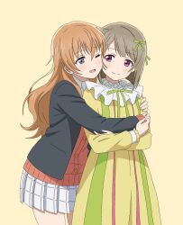  2girls asymmetrical_hair black_jacket bob_cut bokubokkuru commentary_request crossed_arms dress fluffy_clothes green_ribbon grey_hair highres hug hug_from_behind jacket konoe_kanata long_hair long_sleeves love_live! love_live!_nijigasaki_high_school_idol_club multiple_girls mutekikyuu_believer nakasu_kasumi neck_ribbon one_eye_closed orange_hair orange_shirt red_eyes ribbon shirt short_hair smile striped_clothes striped_dress violet_eyes yellow_background 